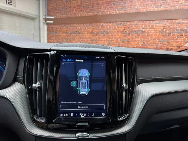 2022 Volvo XC60 R-Design - Photo 18