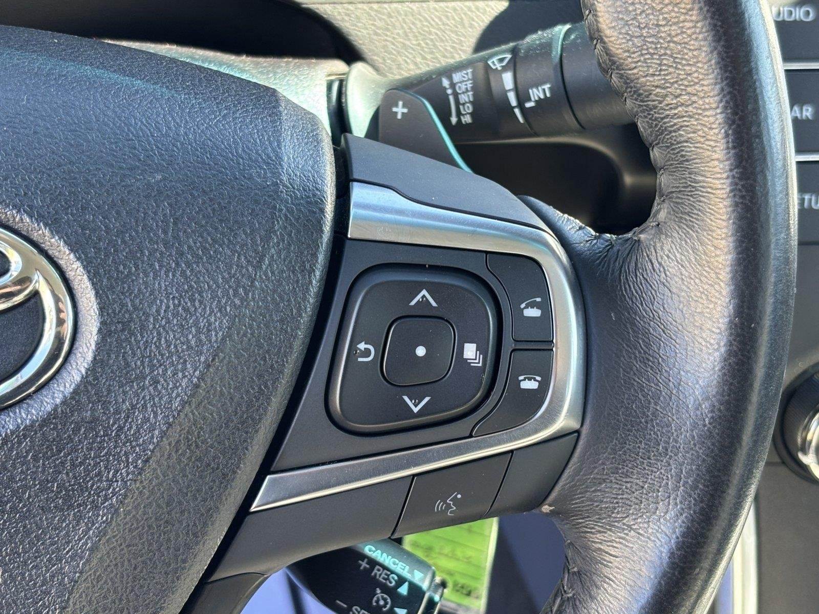 Used 2017 Blizzard Pearl Toyota SE image 17