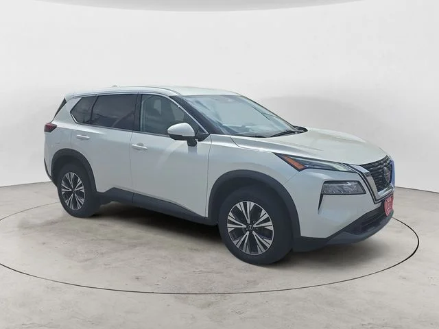 Used 2021 Pearl White Nissan SV image 7