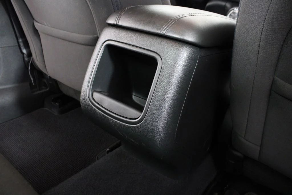 Used 2016 Gray Chrysler Limited image 15