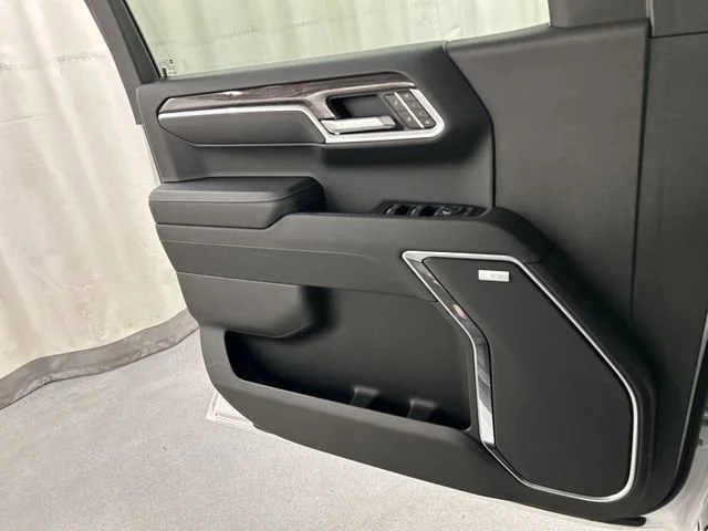 2025 Chevrolet Silverado 1500 LTZ - Photo 22