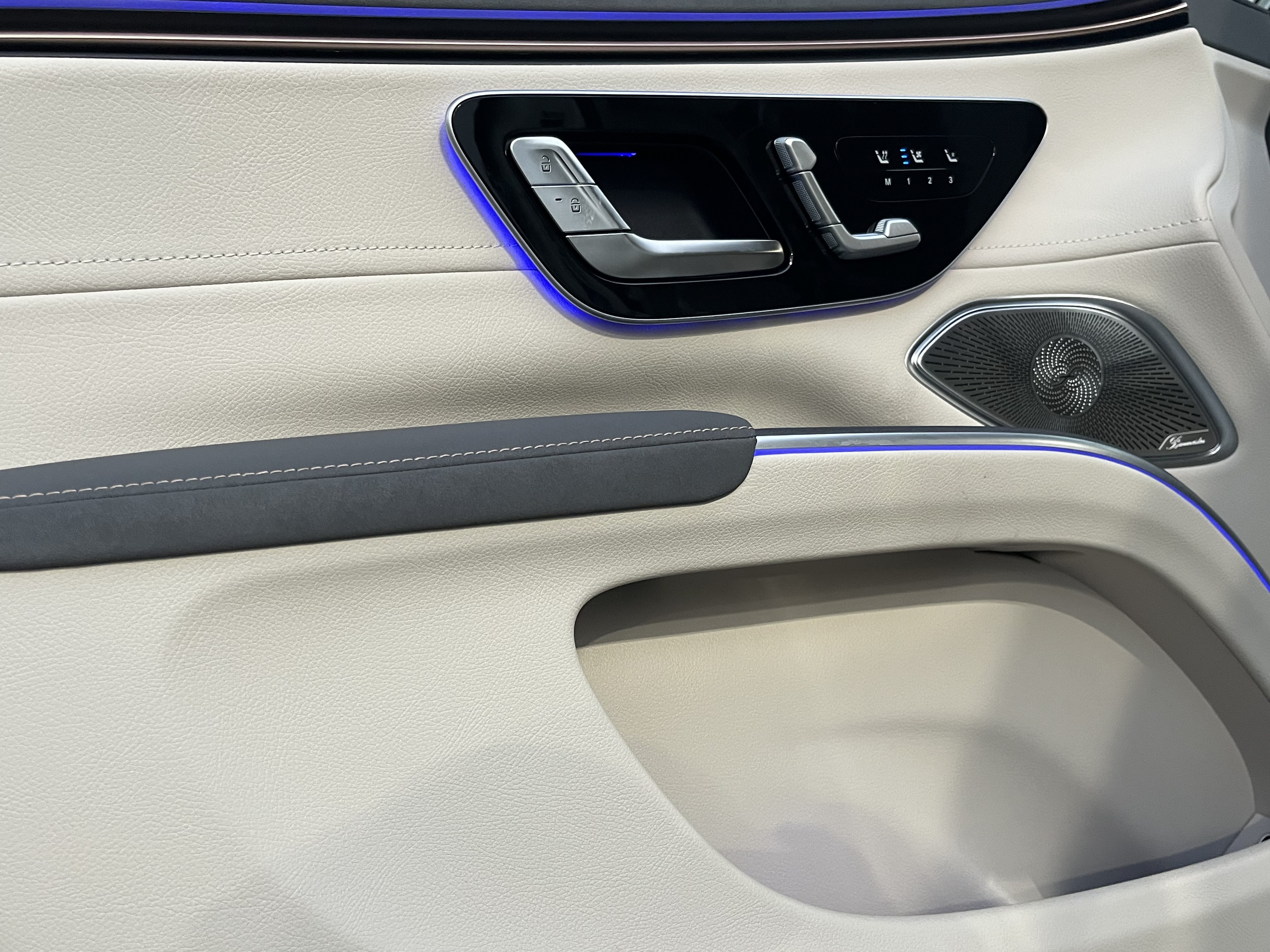 New 2026 POLAR WHITE Mercedes-Benz EQS 400 image 11