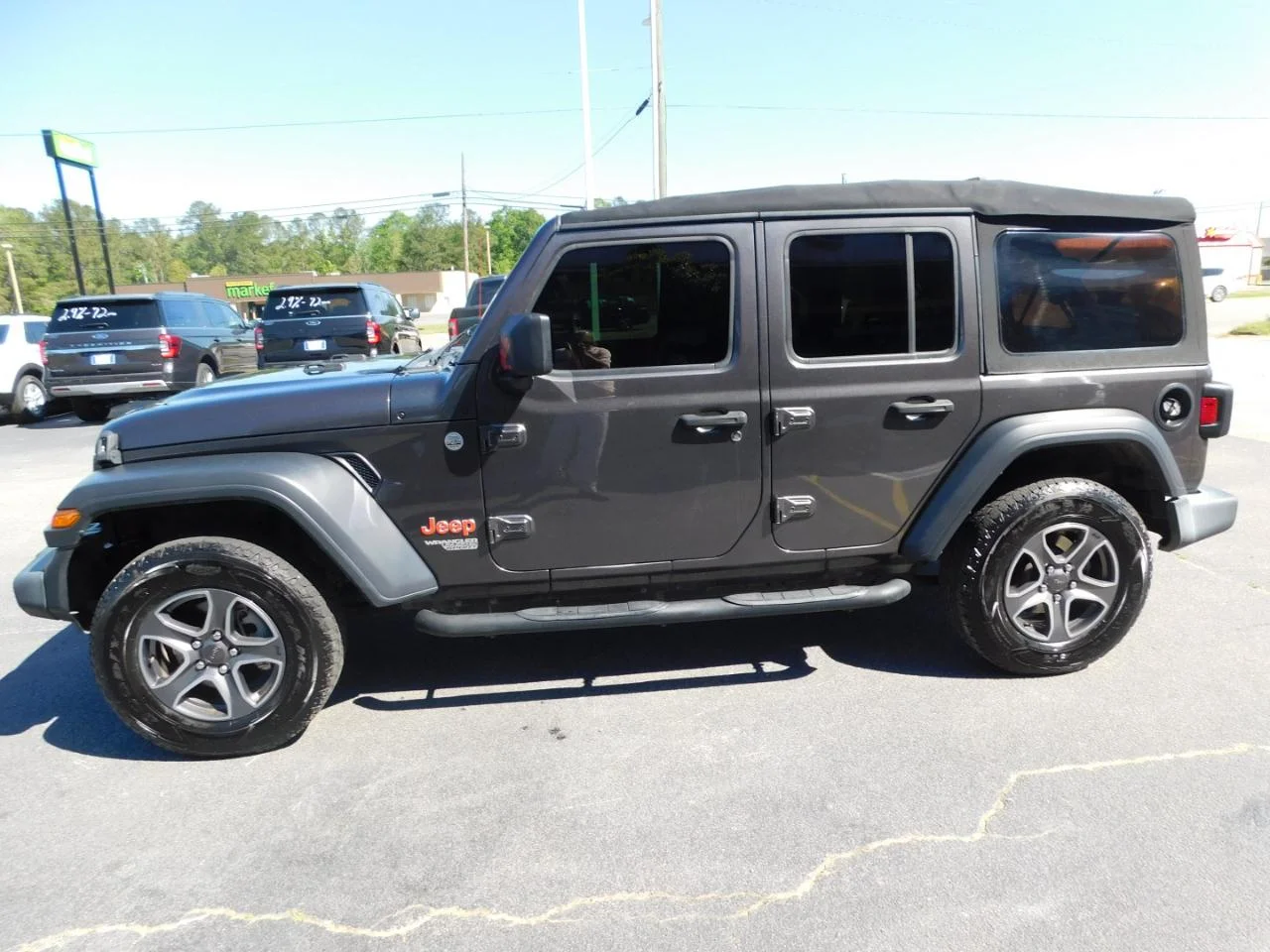 Used 2019 Gray Jeep SPORT S 4X4 image 5