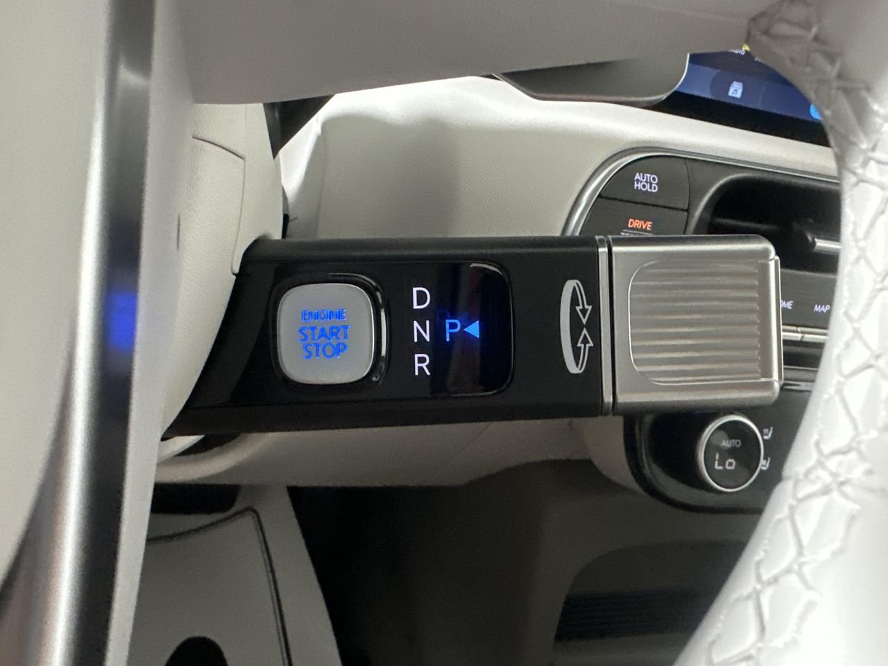New 2027 Shimmering Silver Hyundai SEL Premium 7P image 19