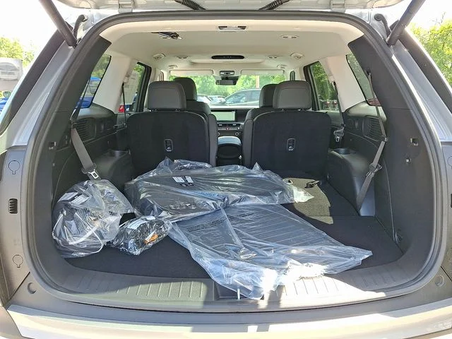 New 2026 Silver Hyundai SEL Convenience image 20