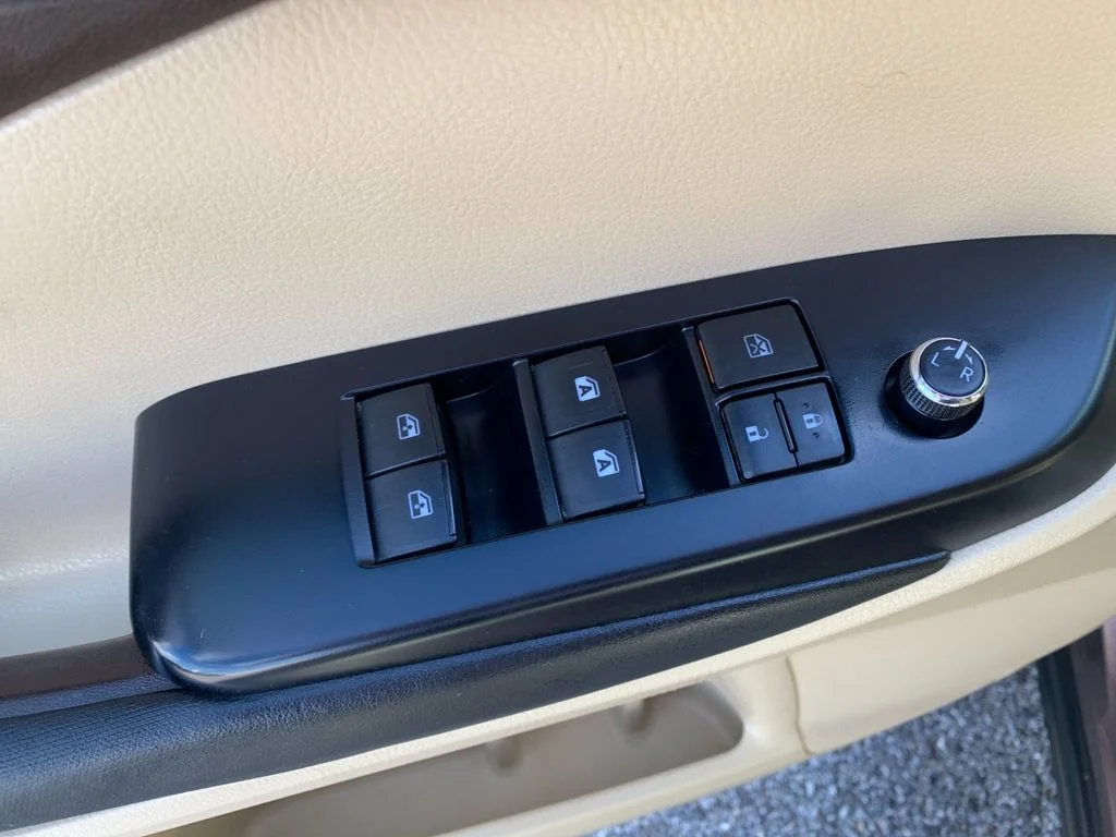 Used 2017 Brown Toyota XLE image 13