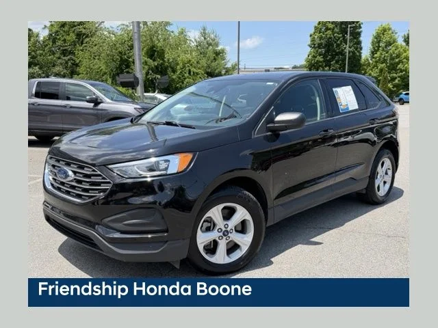 Used 2022 Black Ford SE image 1