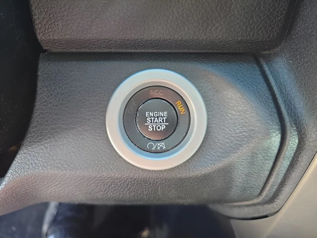 Used 2018 Red Ram  image 17