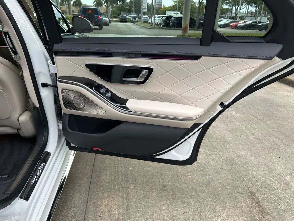 2024 Mercedes-Benz S-Class S 580e - Photo 37