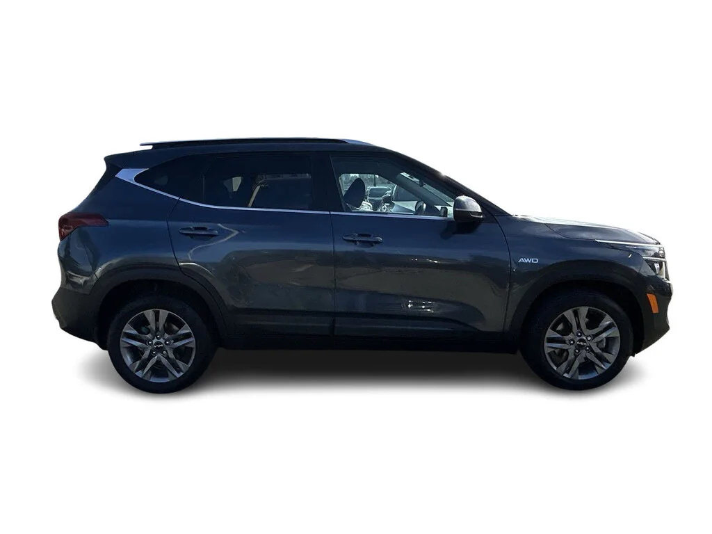 Used 2022  Kia EX AWD Low Mileage   One Owner   Local BC image 16