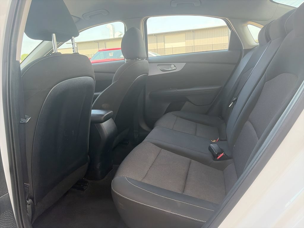 Used 2024 White Kia LXS image 25