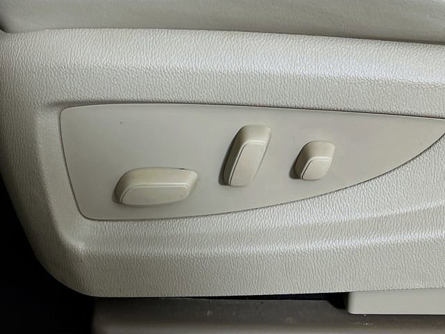Used 2017 White Frost Tricoat GMC Denali image 11