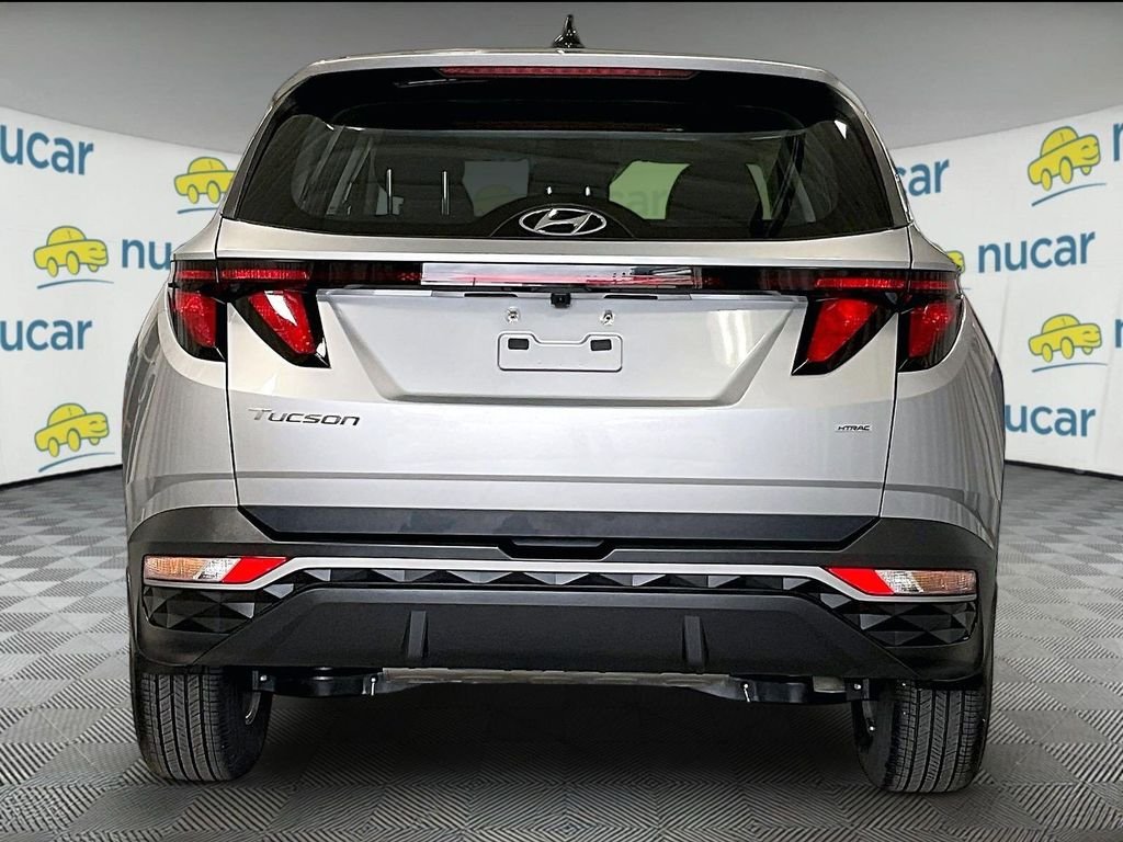 Used 2024 Silver Hyundai SE image 5