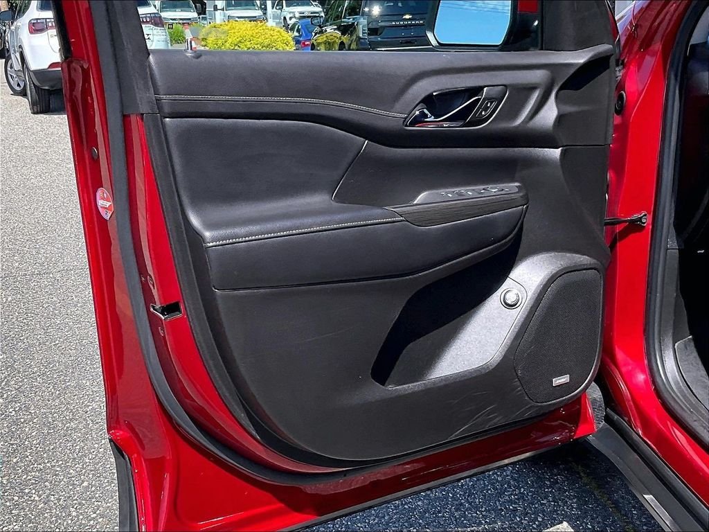 Used 2022 Cayenne Red Tintcoat GMC SLT image 9
