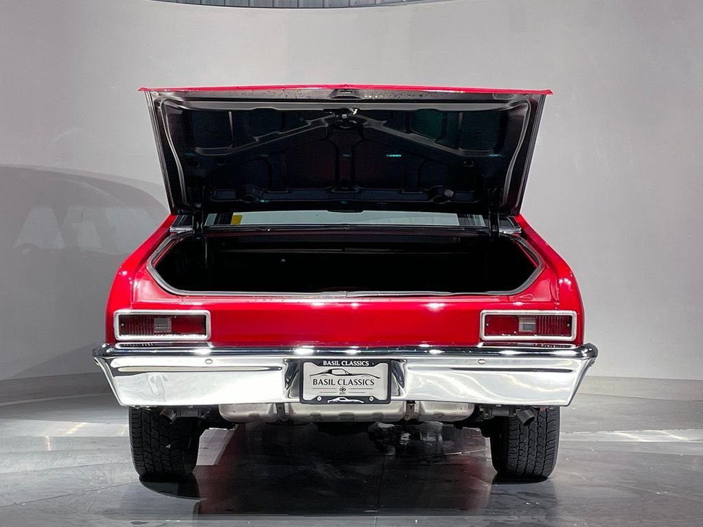 Used 1972 Red Chevrolet  image 37