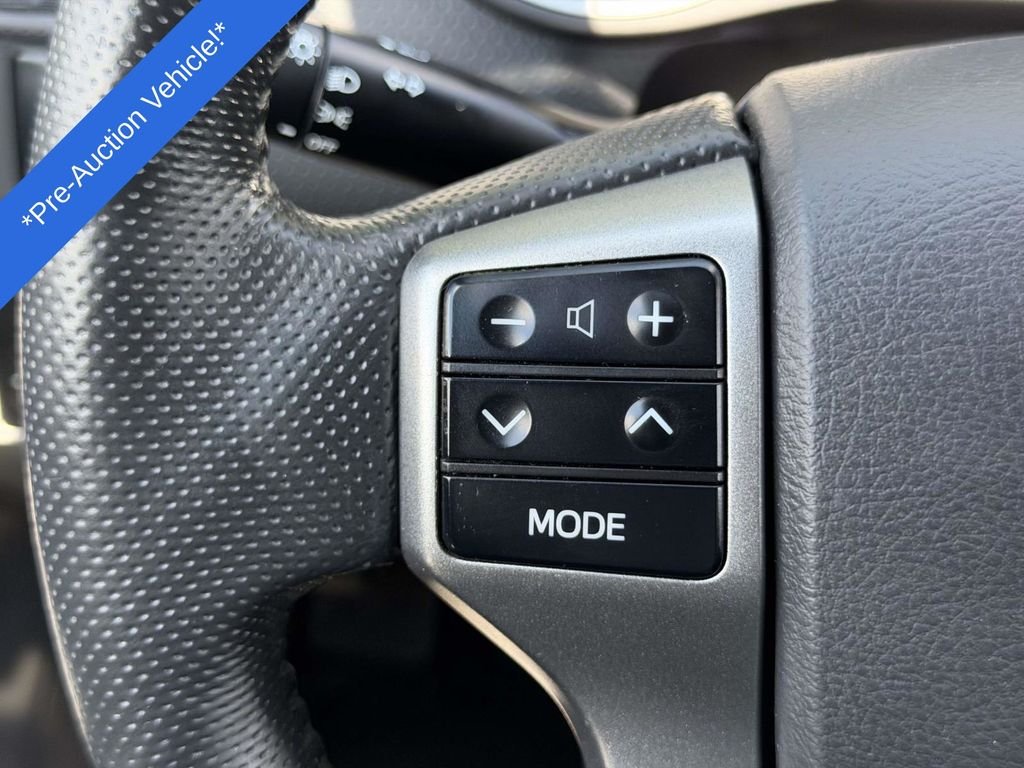 Used 2012 White Toyota Base image 7