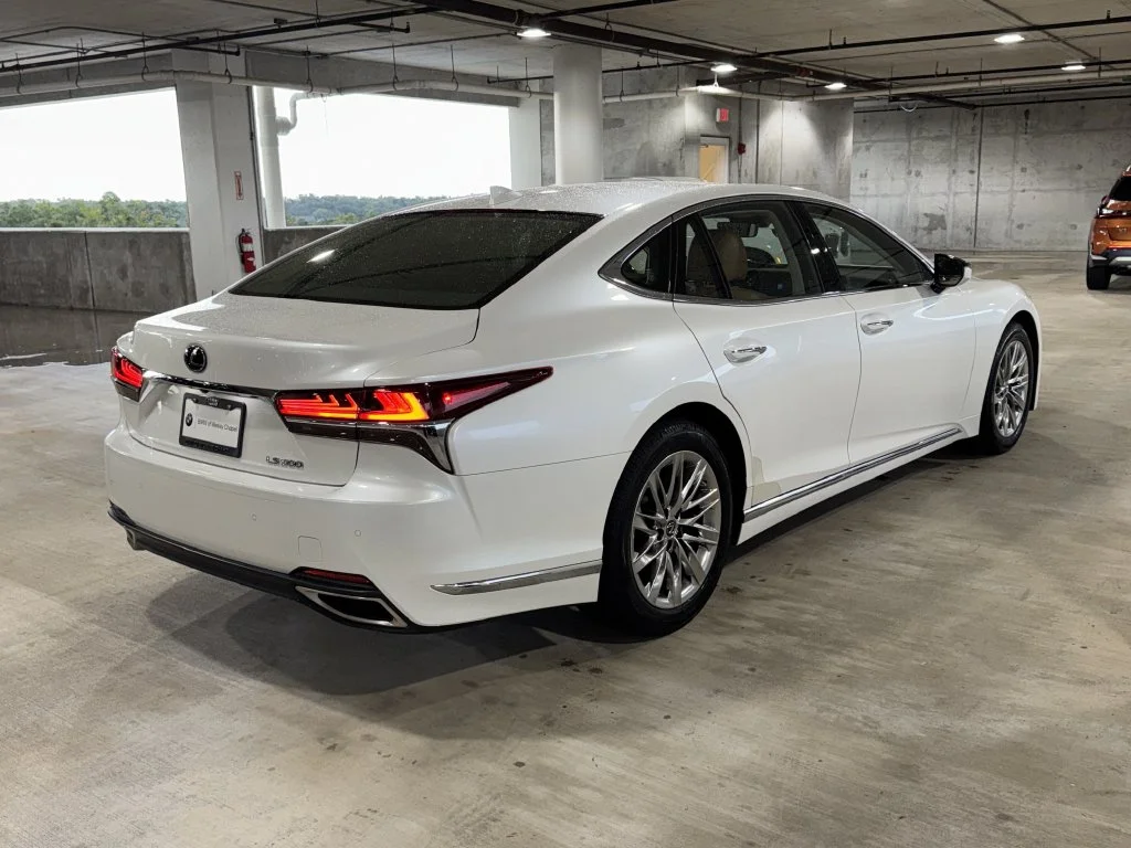 Used 2019 White Lexus 500 Base image 8