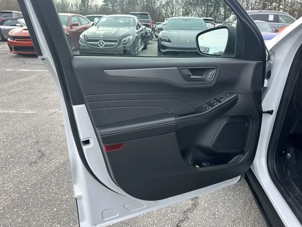 Used 2024 White Ford Active image 23