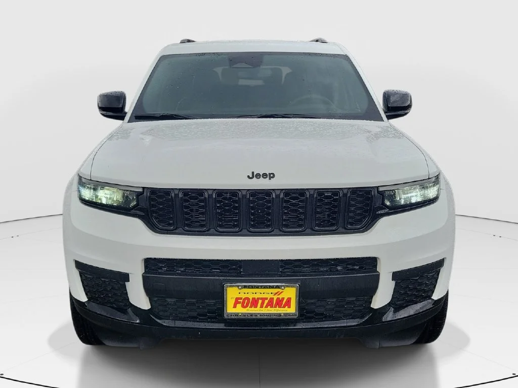 Certified Used 2023 White Jeep Altitude image 9
