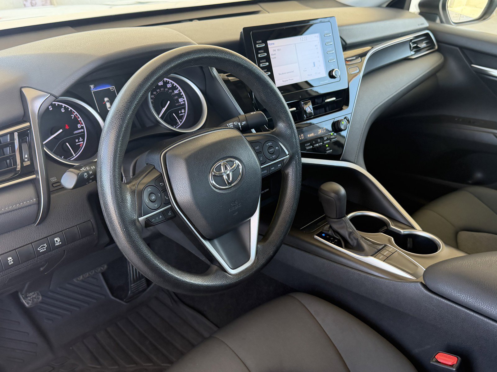 Used 2024 Ice Cap Toyota LE image 20
