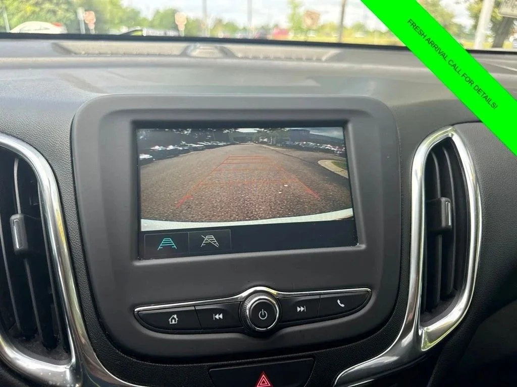 Used 2018 Summit White Chevrolet LT image 27