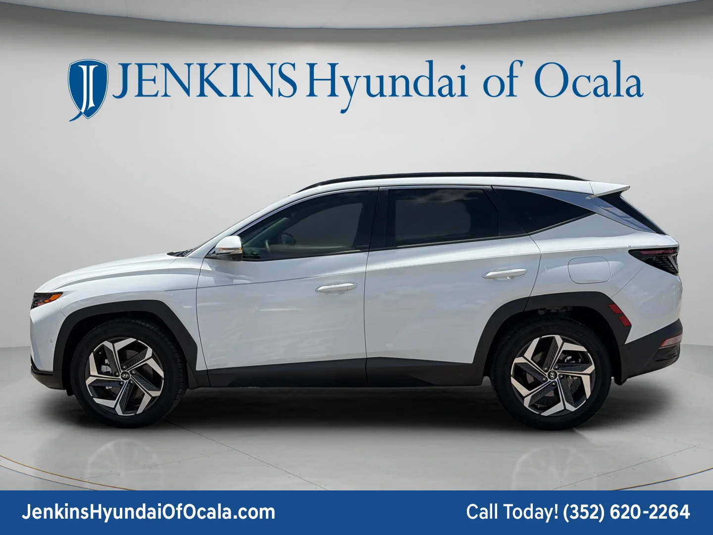 Used 2024 White Pearl Hyundai Limited image 6