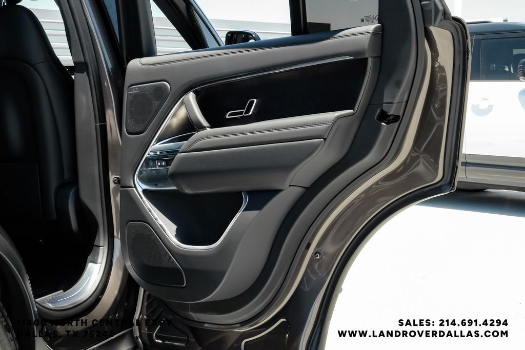 New 2026 Charente Grey Prem Met Land Rover SE image 47
