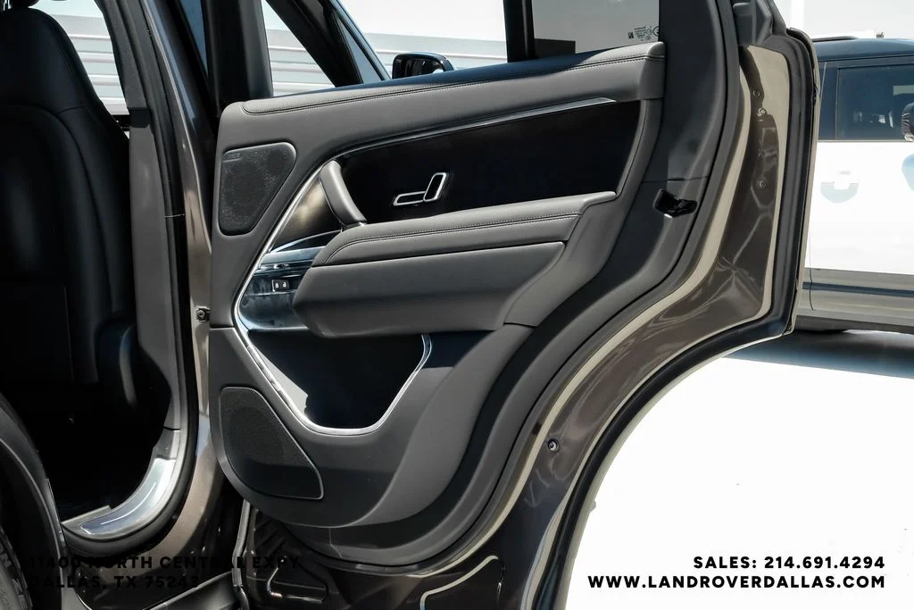 New 2026 Charente Grey Prem Met Land Rover SE image 47
