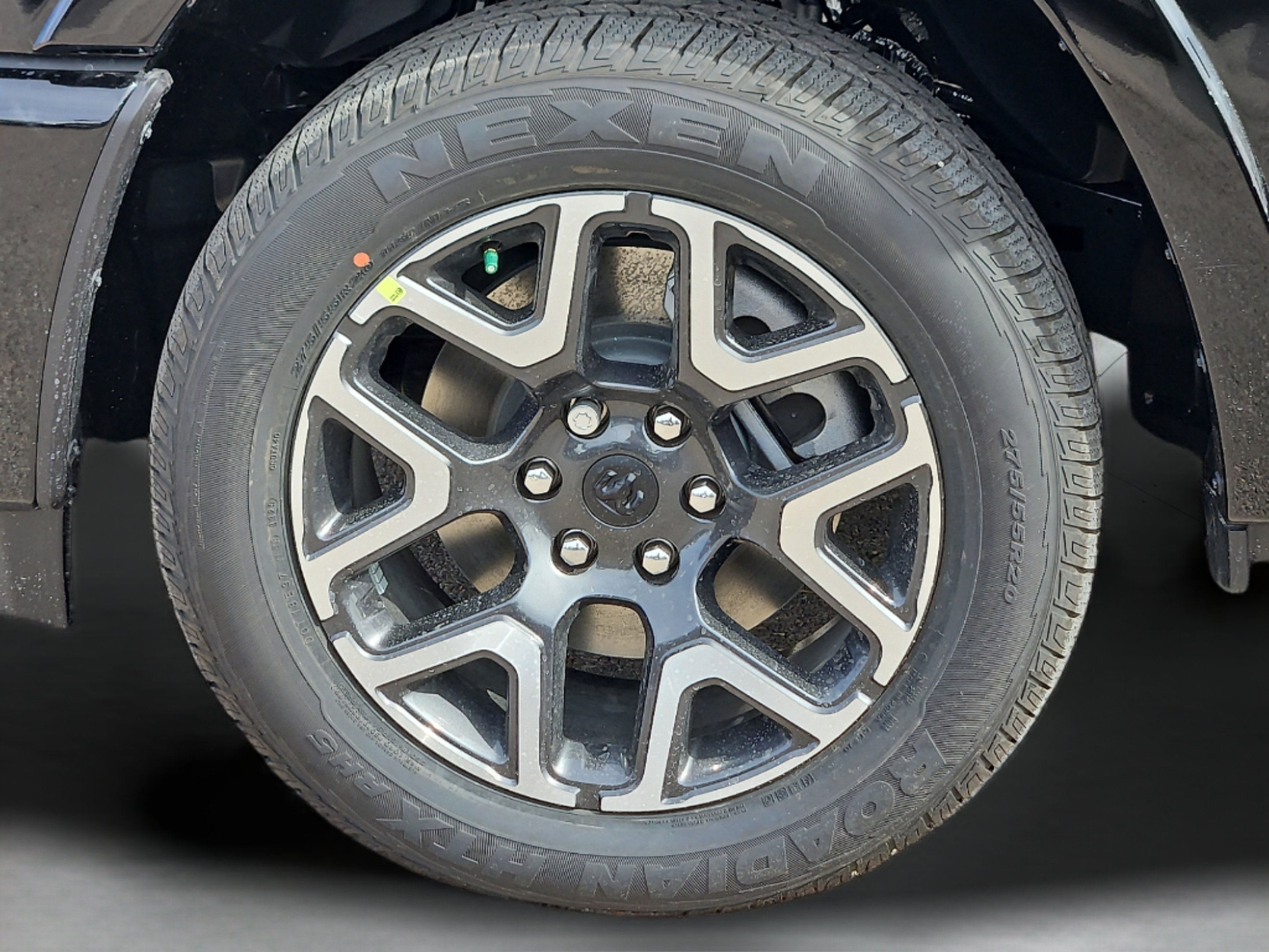 New 2026 Diamond Black Crystal Pearl-Coat Exterior Paint RAM Laramie image 27
