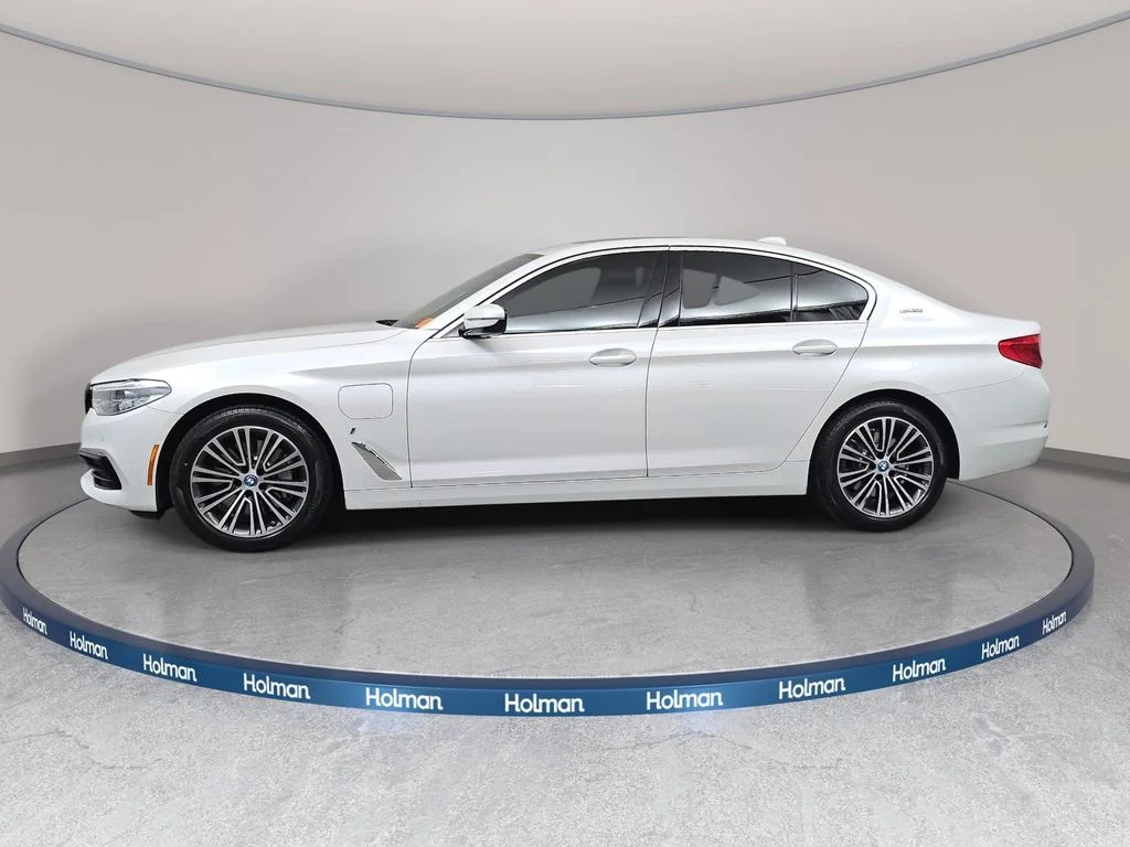 Used 2019 White Metallic BMW 530e xDrive iPerformance image 9