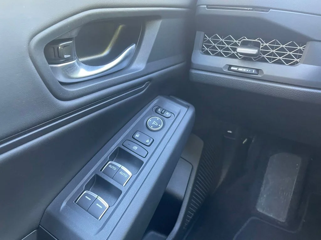 2025 Honda Accord SE - Photo 13