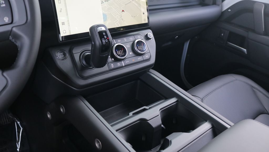 New 2026 Fuji White Land Rover X-Dynamic SE image 26