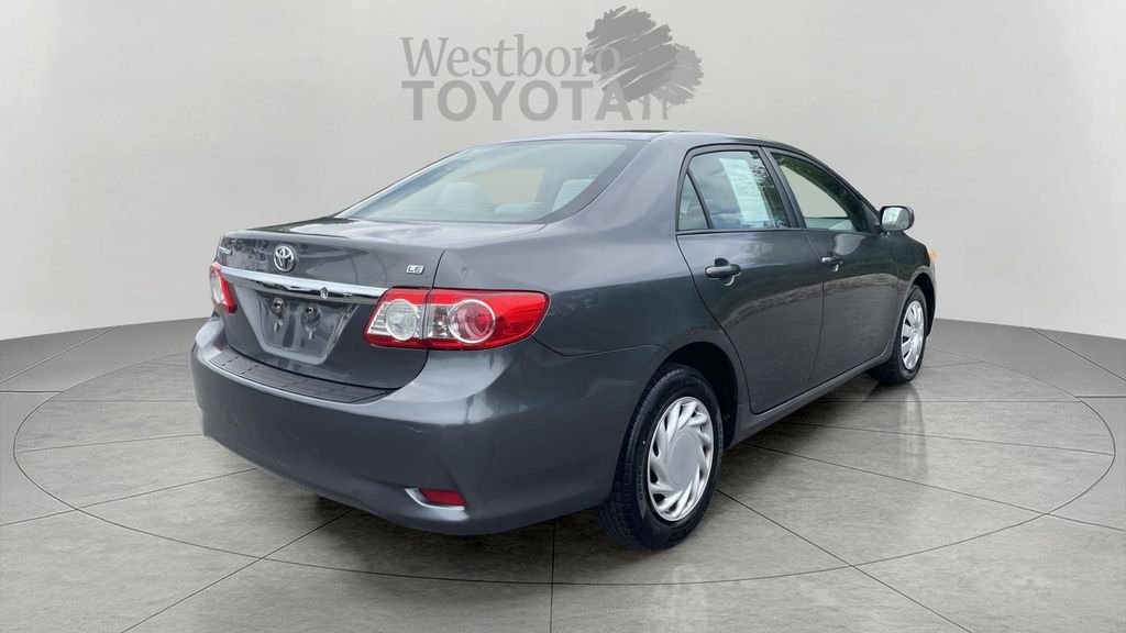 Used 2011 Gray Toyota LE image 7
