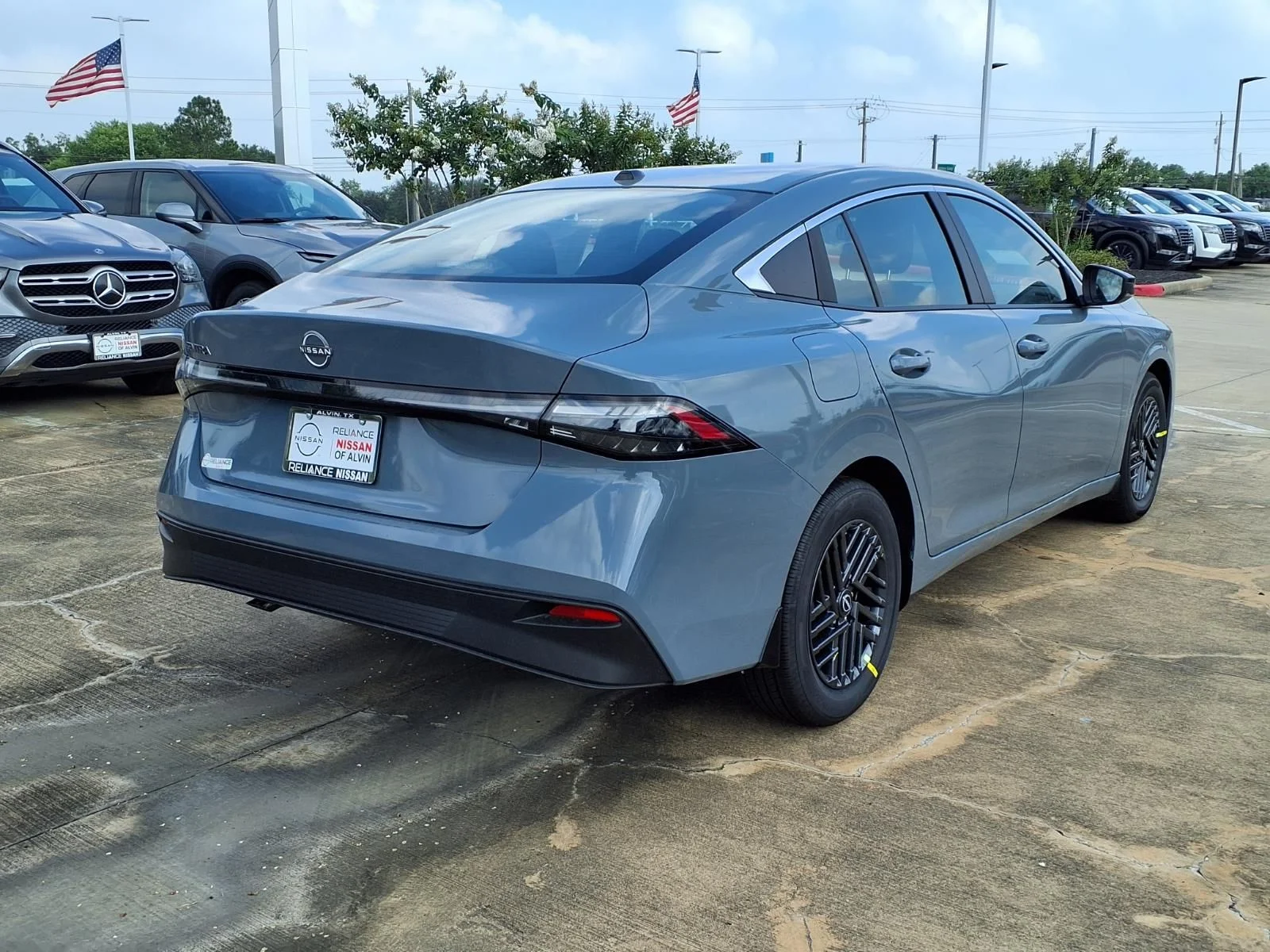 New 2026 Atlantic Gray Metallic Nissan SV image 4