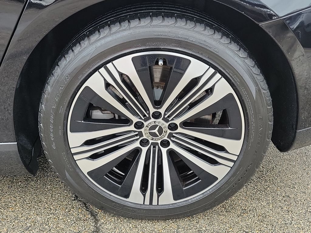 Certified Used 2024 Black Mercedes-Benz 450 image 10