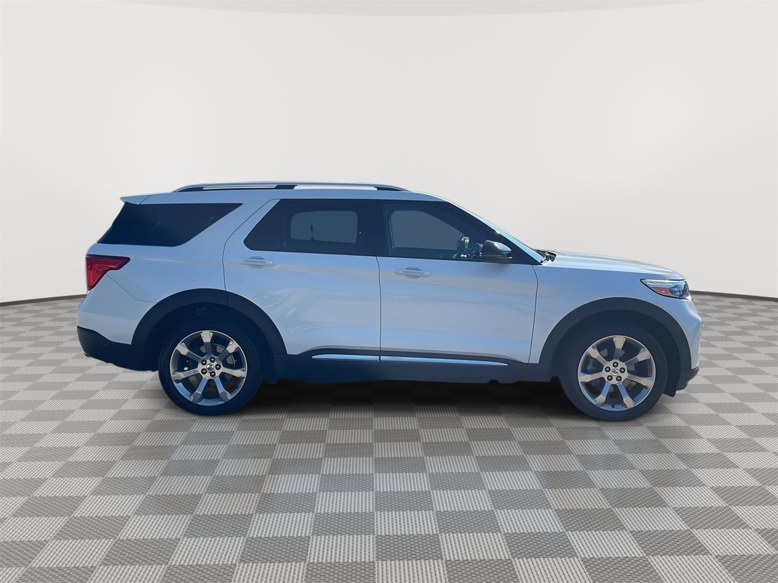 Used 2020 Star White Metallic Tri-Coat Ford Platinum image 4