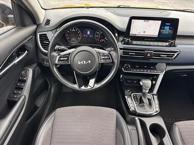 Used 2023 Yellow Kia Nightfall image 15