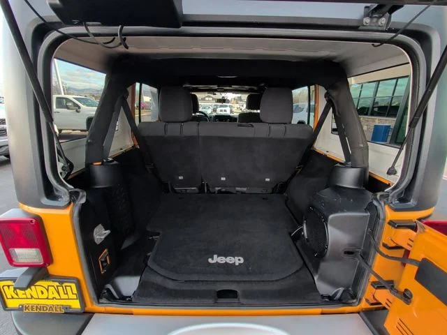 2012 Jeep Wrangler Unlimited Sahara - Photo 16