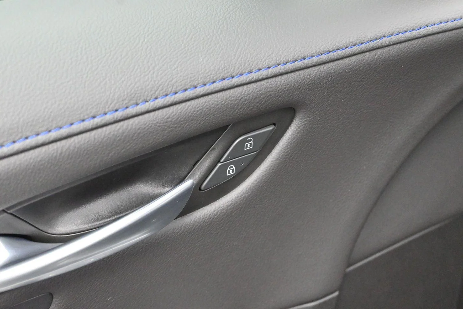 Used 2024 Argent Silver Metallic Cadillac Sport image 10