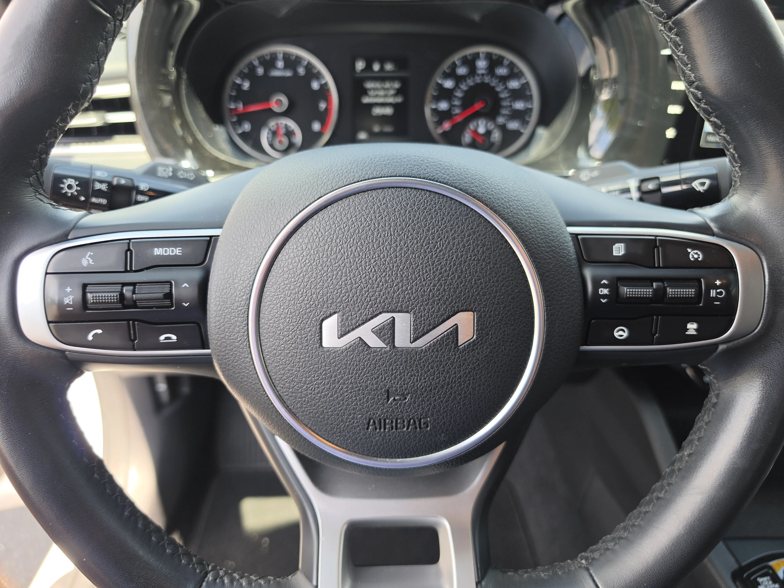 Used 2024 Glacial White Pearl Kia GT-Line image 35