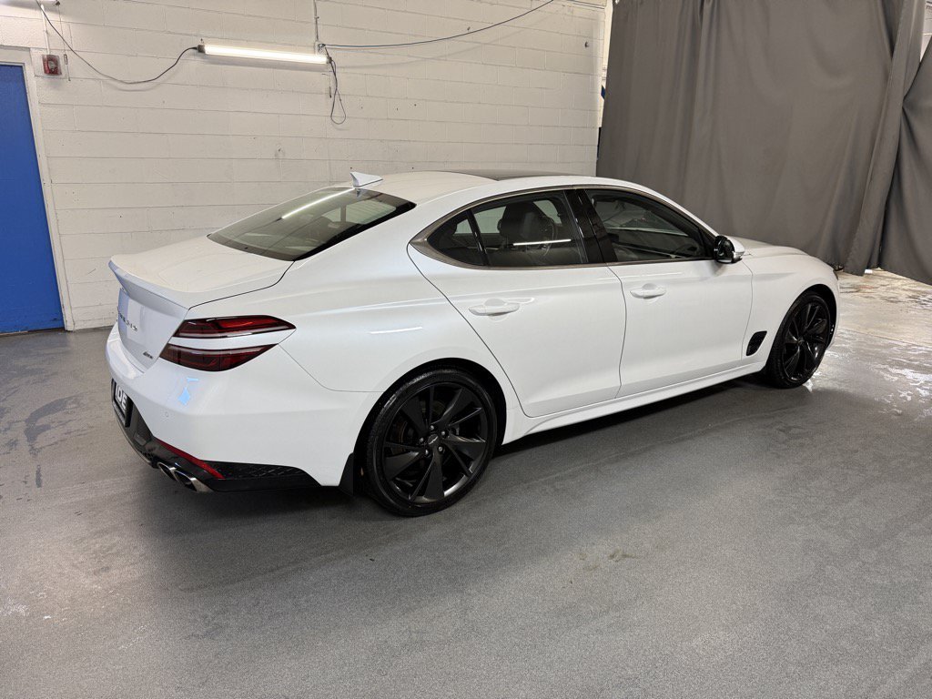 Used 2023 Uyuni White Genesis 2.0T image 11