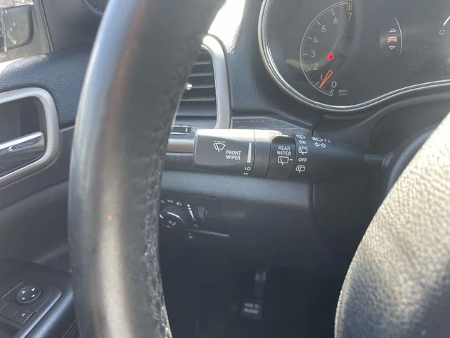 Used 2016 Black Jeep Laredo image 25