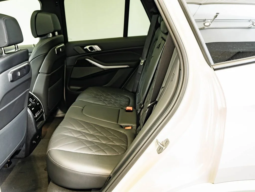 New 2026 Alpine White BMW xDrive40i image 42