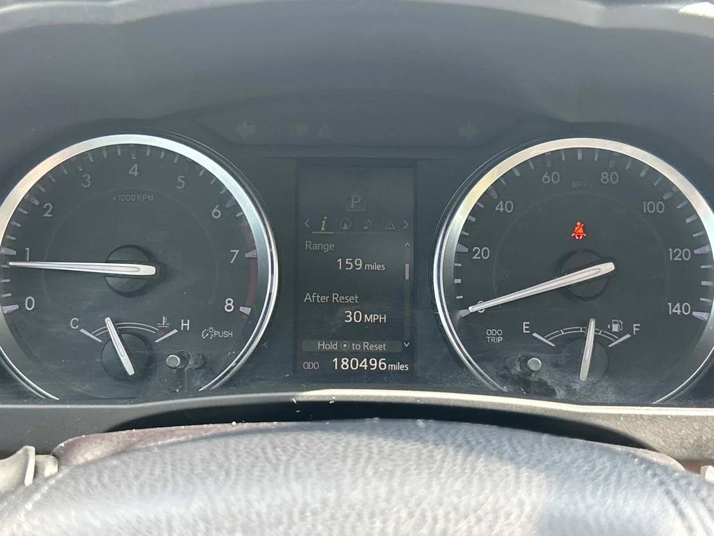 Used 2016 White Toyota XLE V6 image 28