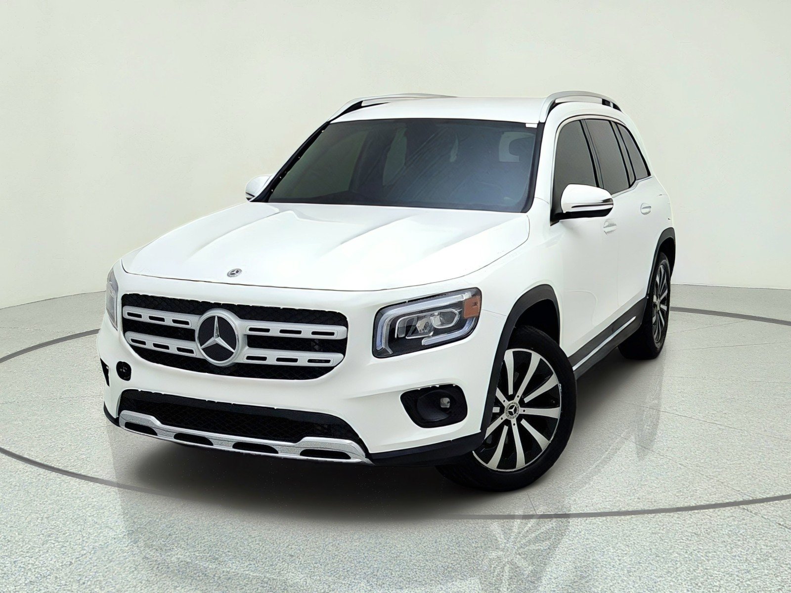 Used 2020 Polar White Mercedes-Benz GLB 250 image 2