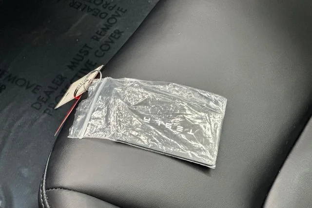 Used 2023  Tesla Base image 12