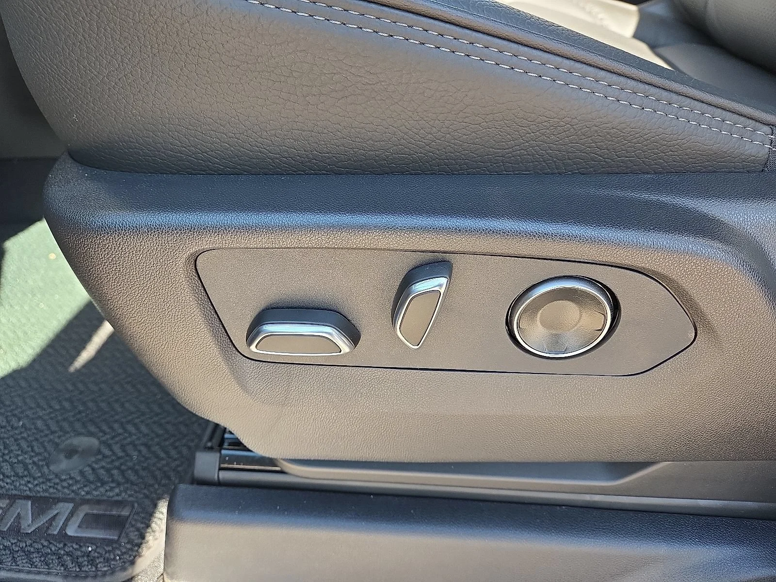 2026 GMC Sierra 1500 Denali - Photo 11