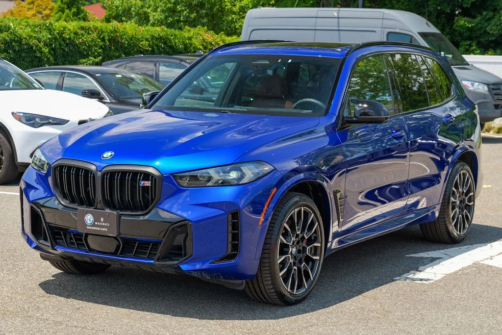 Used 2025 Marina Bay Blue Metallic BMW M60i image 3