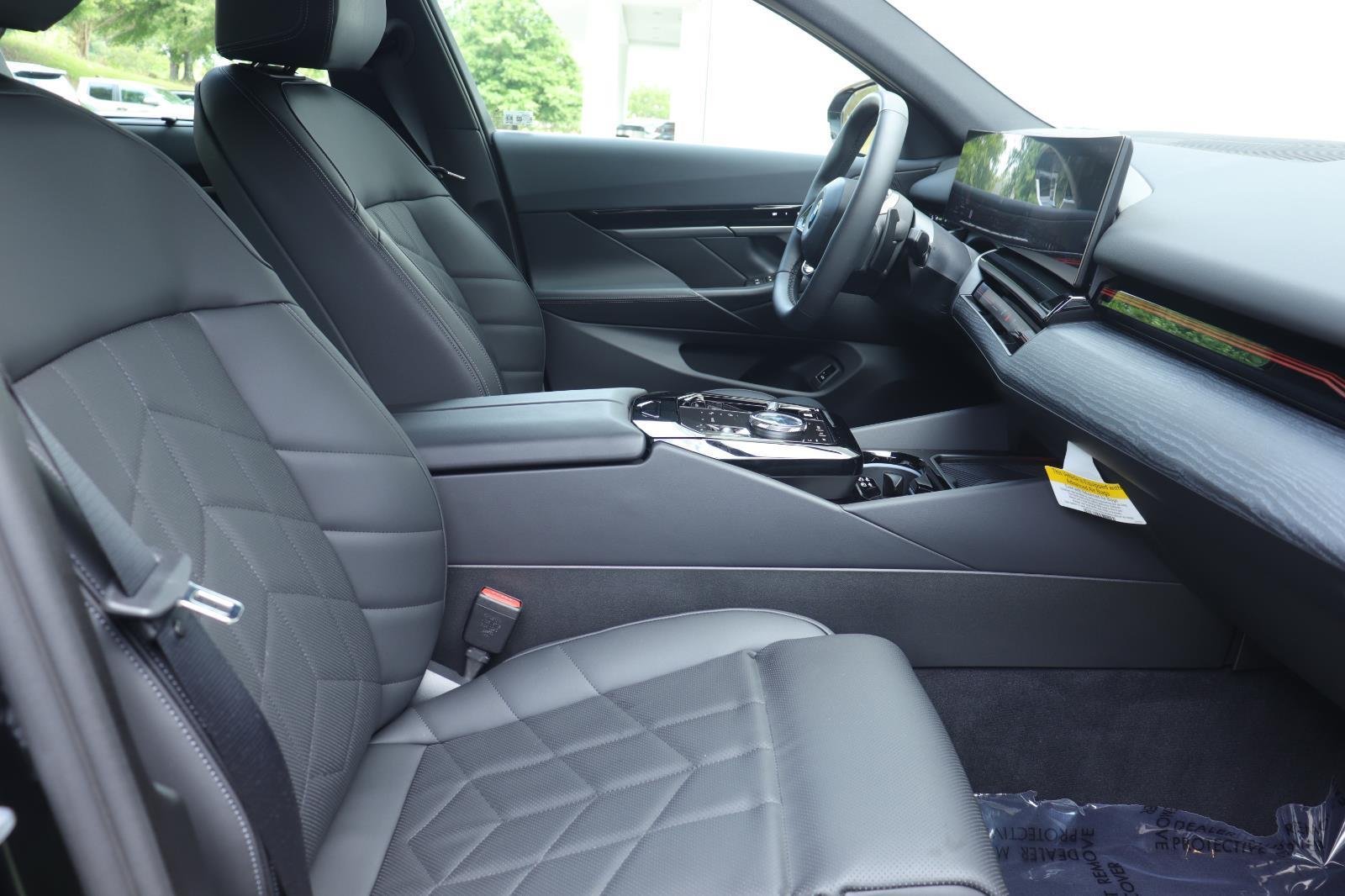 Used 2025 Black Sapphire Metallic BMW 530i xDrive image 17