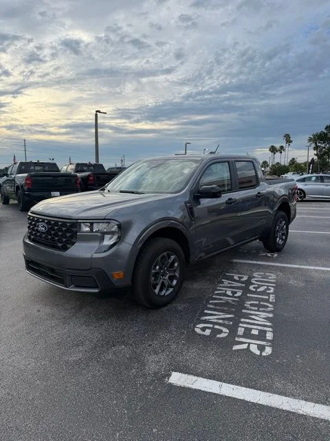 Certified Used 2025 Gray Ford XLT image 3
